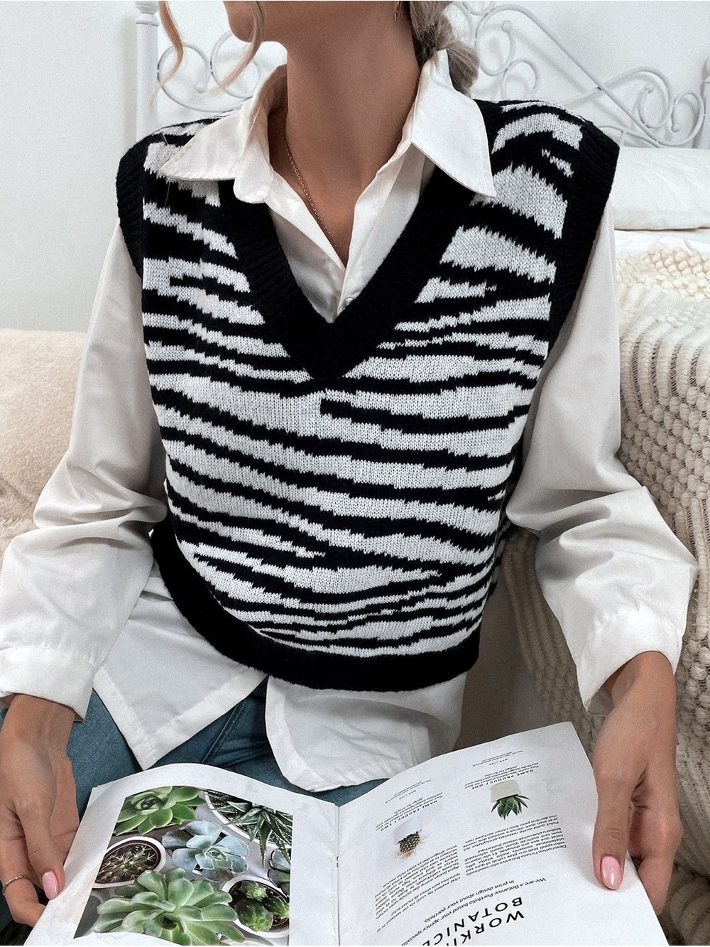Vintage Black and White V-Neck Zebra Knit Vest